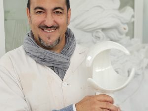Interview sculptor Navarro Arteaga