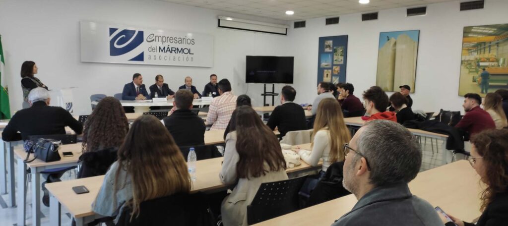 jornada estudiantes 03 - Futuros arquitectos, protagonistas de las jornadas de la industria de la piedra y superficies innovadoras